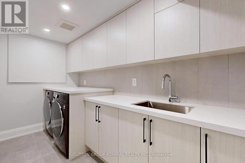 3 Regent St, Richmond Hill, ON - Indoor Photo Showing Laundry Room