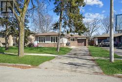 3331 CHARMAINE HTS  Mississauga, ON L5A 3C2