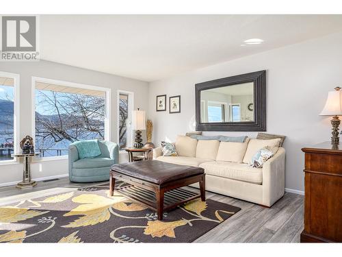 7448 Old Stamp Mill Road, Vernon, BC - Indoor Photo Showing Living Room