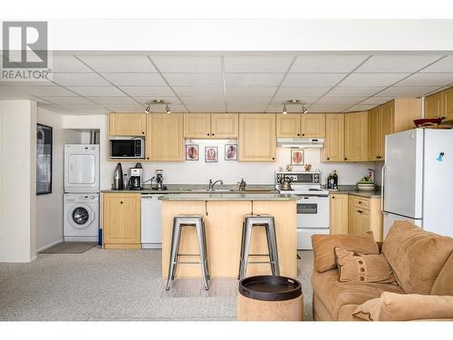 7448 Old Stamp Mill Road, Vernon, BC - Indoor Photo Showing Kitchen