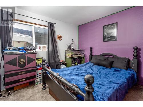 6655 Cosens Bay Road, Coldstream, BC - Indoor Photo Showing Bedroom