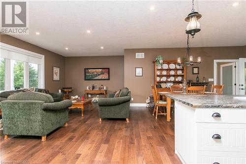 350297 Concession A, Meaford (Municipality), ON - Indoor Photo Showing Living Room