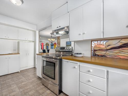 1411 Cariboo Hwy 97, Clinton, BC - Indoor Photo Showing Kitchen