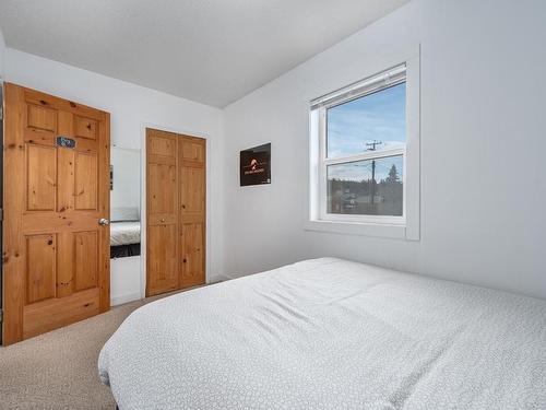 1411 Cariboo Hwy 97, Clinton, BC - Indoor Photo Showing Bedroom
