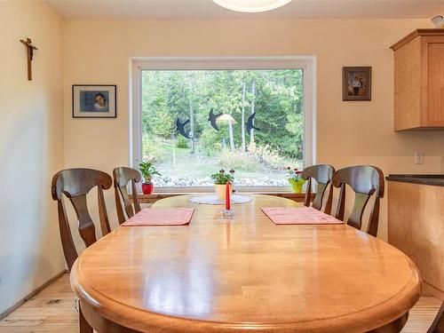 296 Trinity Valley Road, Lumby, BC - Indoor Photo Showing Dining Room