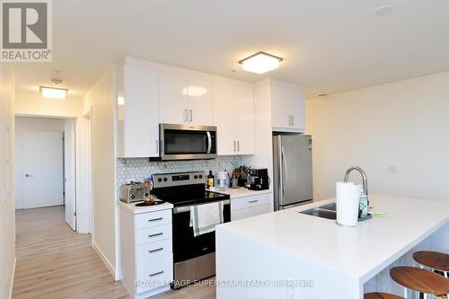 204 - 467 Charlton Avenue E, Hamilton, ON - Indoor Photo Showing Kitchen With Double Sink With Upgraded Kitchen