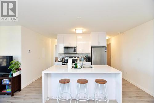 204 - 467 Charlton Avenue E, Hamilton, ON - Indoor Photo Showing Kitchen With Upgraded Kitchen
