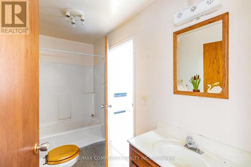 136 Victoria St, Chatsworth, ON - Indoor Photo Showing Bathroom
