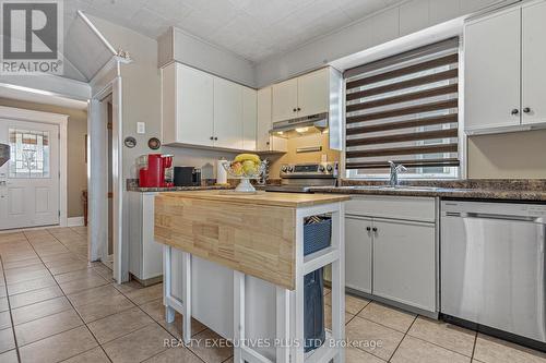 5383 Huron St S, Niagara Falls, ON - Indoor Photo Showing Kitchen
