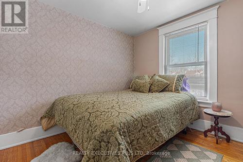 5383 Huron St S, Niagara Falls, ON - Indoor Photo Showing Bedroom