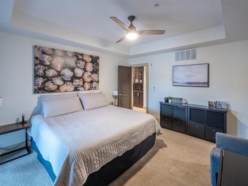 102-250 Waterford Street, Penticton, BC - Indoor Photo Showing Bedroom