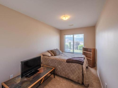 101-3948 Finnerty Road, Penticton, BC - Indoor Photo Showing Bedroom