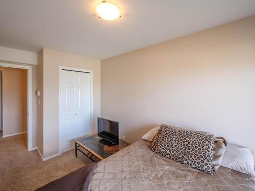 101-3948 Finnerty Road, Penticton, BC - Indoor Photo Showing Bedroom