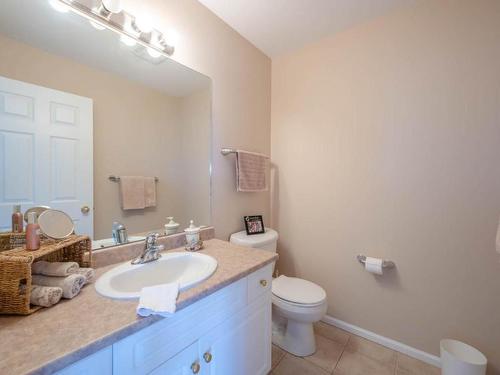 101-3948 Finnerty Road, Penticton, BC - Indoor Photo Showing Bathroom