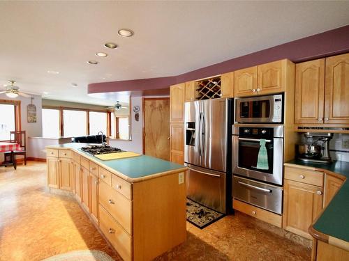1070 Hayes Creek Place, Princeton, BC - Indoor Photo Showing Kitchen
