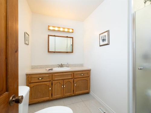 Salle de bains attenante Ã  la CCP - 220 Rue De L'Église, Rosemère, QC - Indoor Photo Showing Bathroom