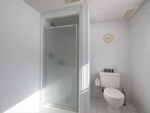 Salle de bains - 220 Rue De L'Église, Rosemère, QC - Indoor Photo Showing Bathroom