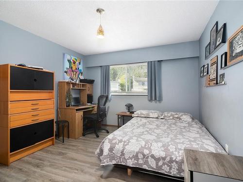 261 Ambleside Dr, Sayward, BC - Indoor Photo Showing Bedroom