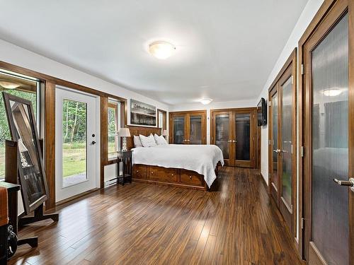 1872 Waveland Rd, Courtenay, BC - Indoor Photo Showing Bedroom