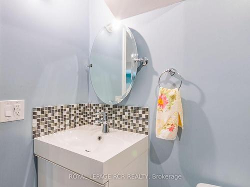 176-200 Kingfisher Dr, Mono, ON - Indoor Photo Showing Bathroom