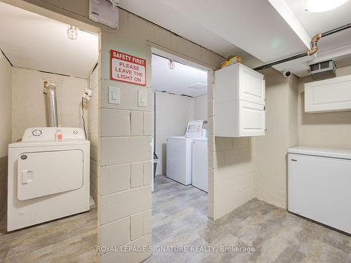 15 Delaware St, St. Catharines, ON - Indoor Photo Showing Laundry Room