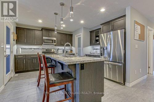 156 Glendale Drive E, Tillsonburg, ON - Indoor Photo Showing Kitchen With Upgraded Kitchen