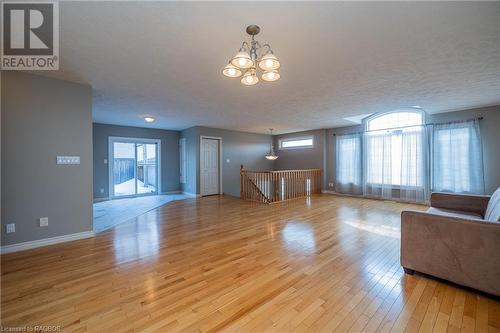 789 Oakwood Drive, Port Elgin, ON - Indoor Photo Showing Living Room