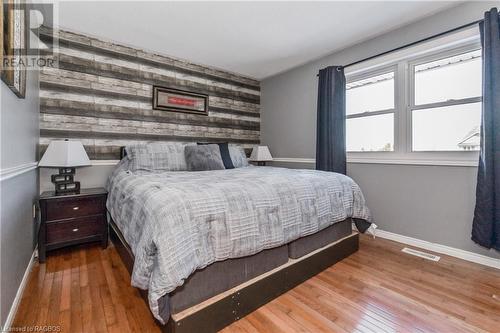 150 Mcfarlin Drive, Mount Forest, ON - Indoor Photo Showing Bedroom