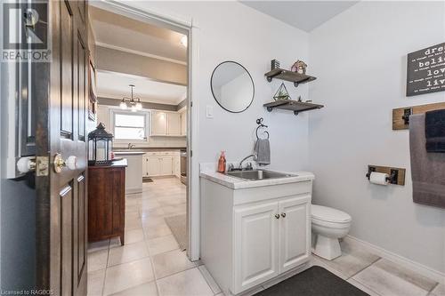 150 Mcfarlin Drive, Mount Forest, ON - Indoor Photo Showing Bathroom