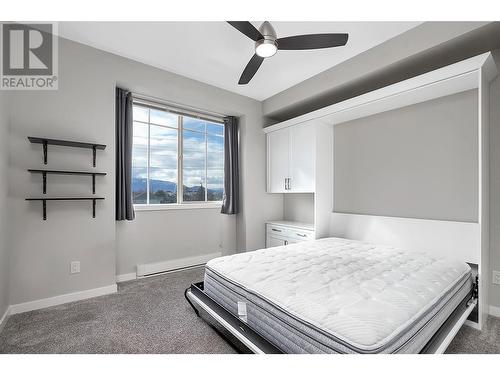 3731 Casorso Road Unit# 203, Kelowna, BC - Indoor Photo Showing Bedroom