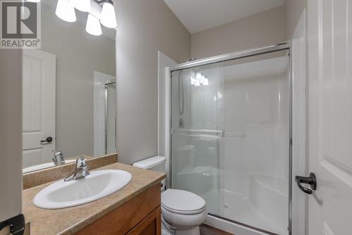 2450 Radio Tower Road Unit# 206, Oliver, BC - Indoor Photo Showing Bathroom