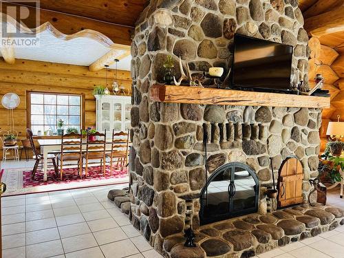 3065 Dog Creek Road, Williams Lake, BC - Indoor With Fireplace