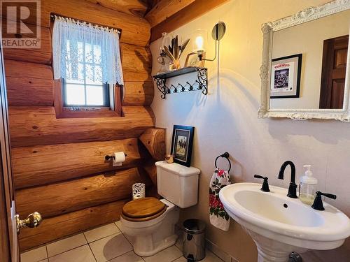 3065 Dog Creek Road, Williams Lake, BC - Indoor Photo Showing Bathroom