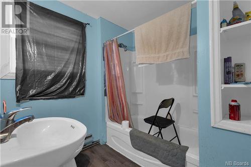64 Saint John Street, Saint John, NB - Indoor Photo Showing Bathroom