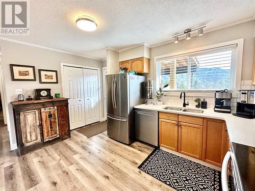 621 Schneider Road, Keremeos, BC - Indoor Photo Showing Kitchen With Double Sink