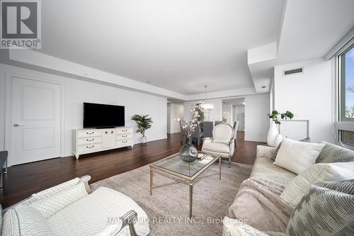 #603 -3500 Lakeshore Rd W, Oakville, ON - Indoor Photo Showing Living Room