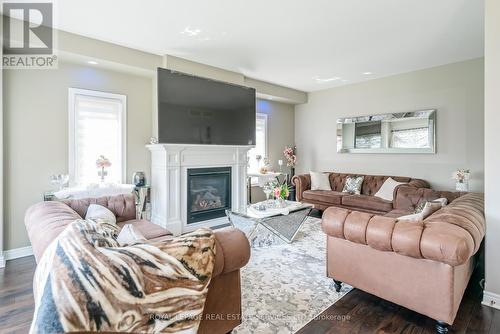 4760 Victor Dr, Niagara Falls, ON - Indoor Photo Showing Living Room With Fireplace