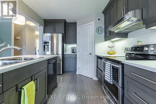 166 Tarry Pkwy, Aylmer, ON - Indoor Photo Showing Kitchen With Double Sink With Upgraded Kitchen