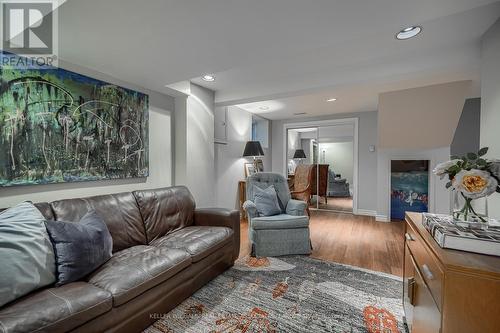 1347 Wendigo Trail, Mississauga, ON - Indoor Photo Showing Living Room
