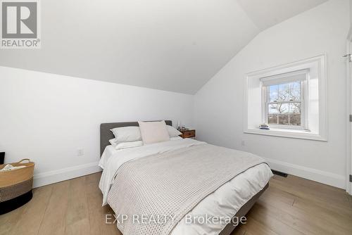60 Bakker Rd, Prince Edward County, ON - Indoor Photo Showing Bedroom