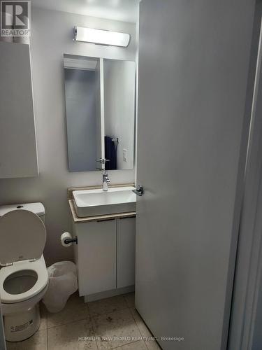 4910 - 14 York Street, Toronto, ON - Indoor Photo Showing Bathroom