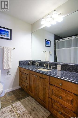 48 Willow Crescent, Yorkton, SK - Indoor Photo Showing Bathroom