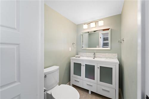 28 Robinson Street N|Unit #403, Grimsby, ON - Indoor Photo Showing Bathroom