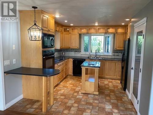 3313 E Snell Road, Vanderhoof, BC - Indoor Photo Showing Kitchen With Double Sink
