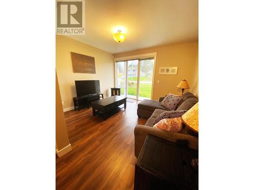 101 110 Baxter Avenue, Kitimat, BC - Indoor Photo Showing Living Room