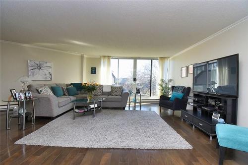 150 Wilson Street W|Unit #Ph3, Ancaster, ON - Indoor Photo Showing Living Room