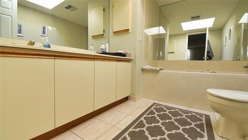150 Wilson Street W|Unit #Ph3, Ancaster, ON - Indoor Photo Showing Bathroom