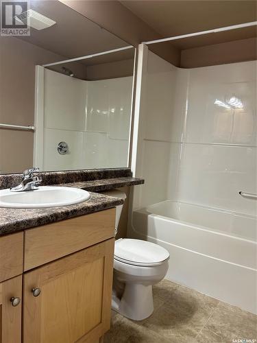 102 6709 Rochdale Boulevard, Regina, SK - Indoor Photo Showing Bathroom