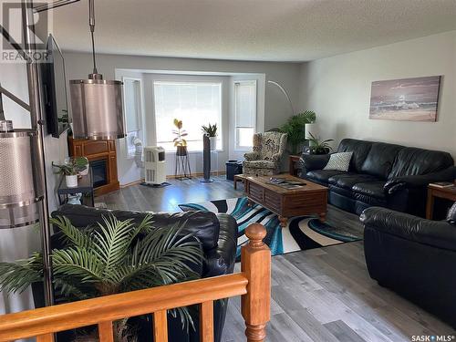 104 1St Street E, Weirdale, SK - Indoor Photo Showing Living Room