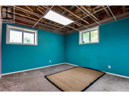 31 Violet Road, Grindrod, BC - Indoor Photo Showing Other Room